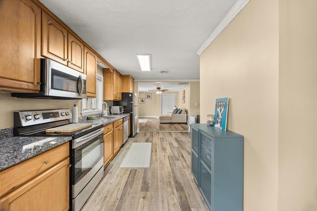 172 Lisa Dr, Brockton, MA 02302
