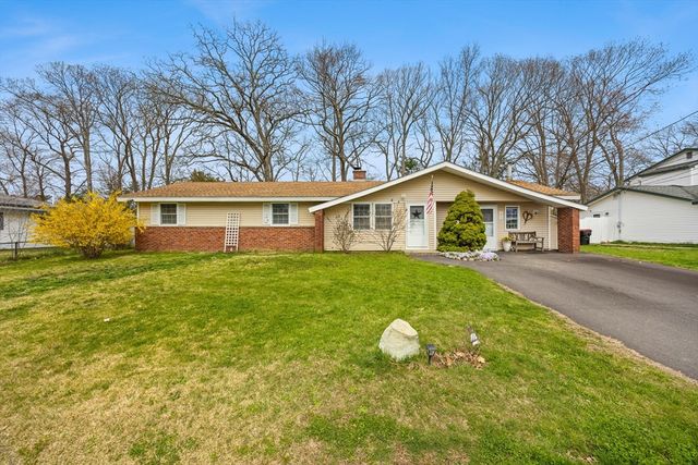 172 Lisa Dr, Brockton, MA 02302