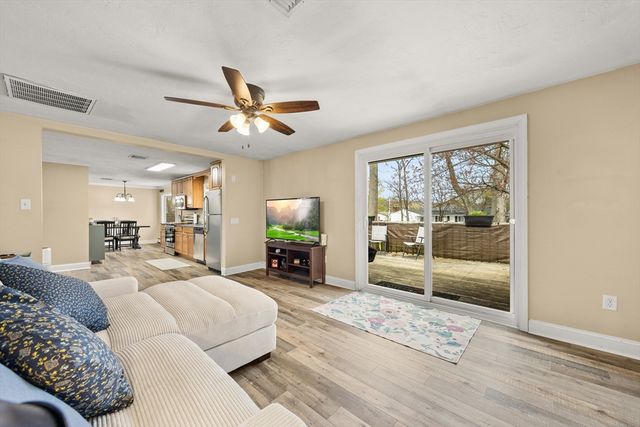 172 Lisa Dr, Brockton, MA 02302