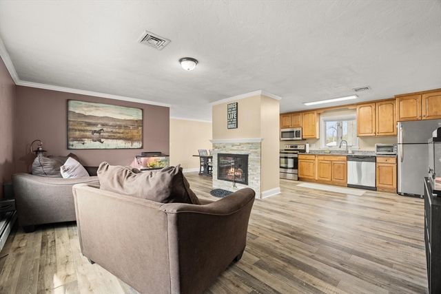 172 Lisa Dr, Brockton, MA 02302