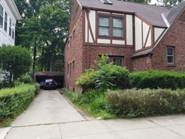 35 Greycliff Rd 2, Boston, MA 02135