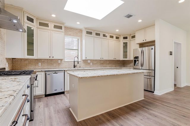 14102 Briarhills Parkway, Houston, TX 77077