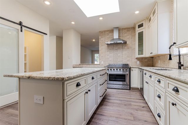 14102 Briarhills Parkway, Houston, TX 77077