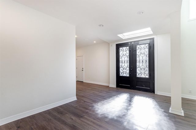 14102 Briarhills Parkway, Houston, TX 77077