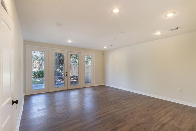 14102 Briarhills Parkway, Houston, TX 77077