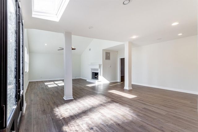 14102 Briarhills Parkway, Houston, TX 77077