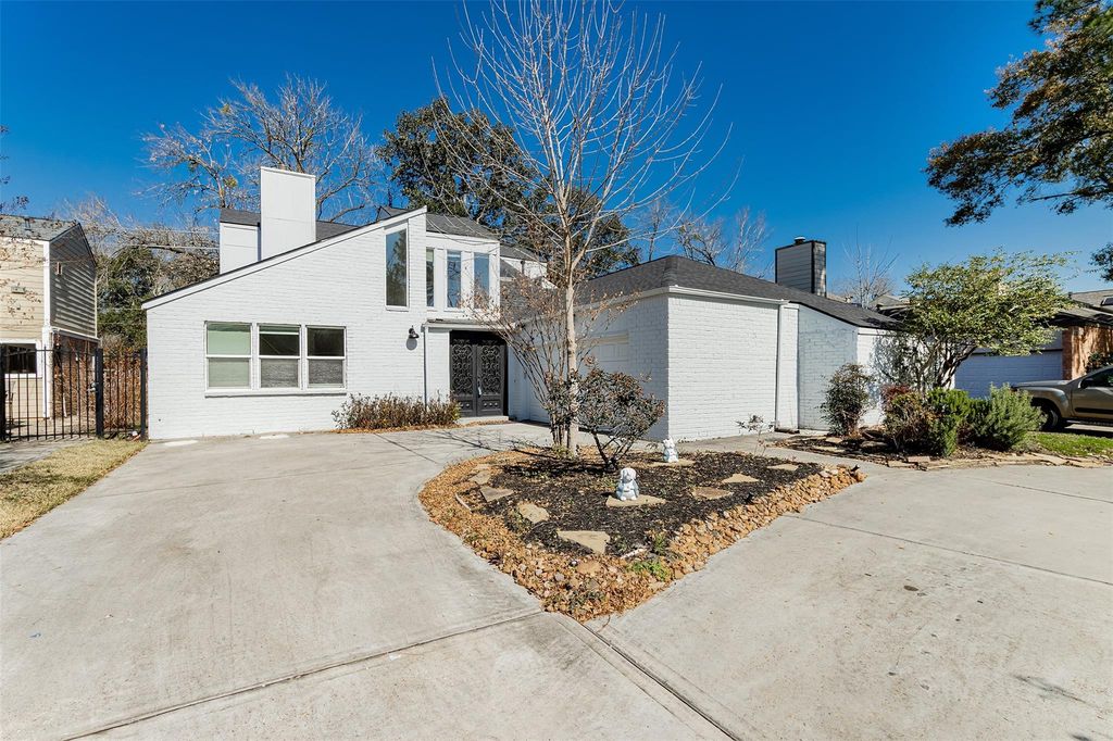 14102 Briarhills Parkway, Houston, TX 77077