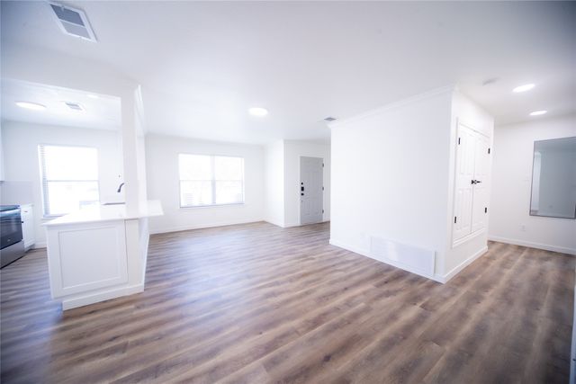 3233 S University Drive, Fort Worth, TX 76109