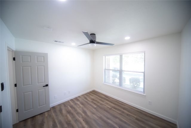 3233 S University Drive, Fort Worth, TX 76109