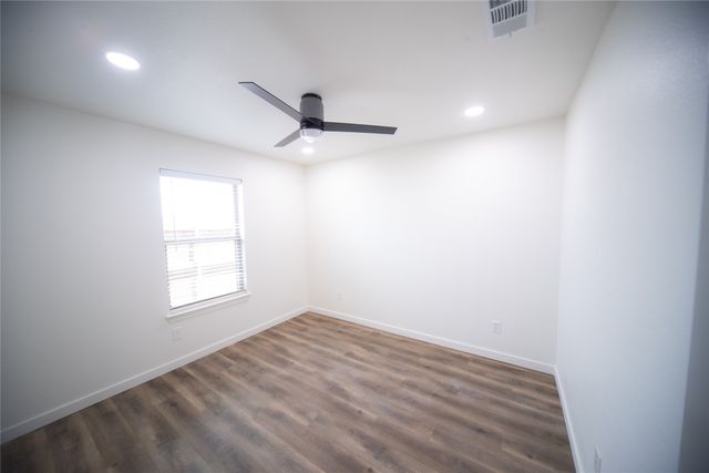 3233 S University Drive, Fort Worth, TX 76109