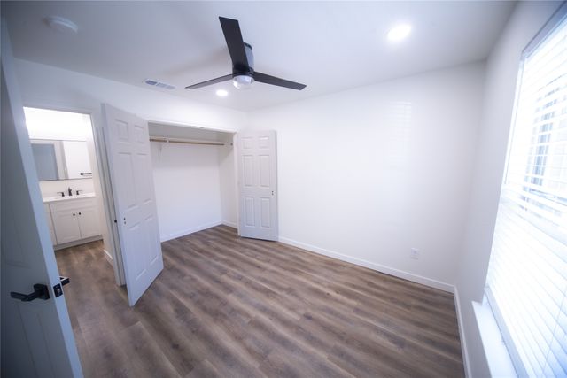 3233 S University Drive, Fort Worth, TX 76109