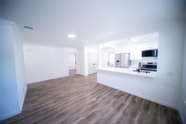 3233 S University Drive, Fort Worth, TX 76109