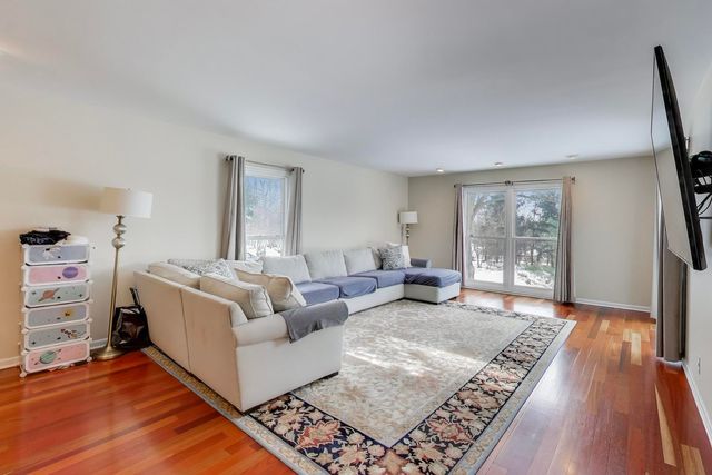 26 Brandywine Road, South Barrington, IL 60010