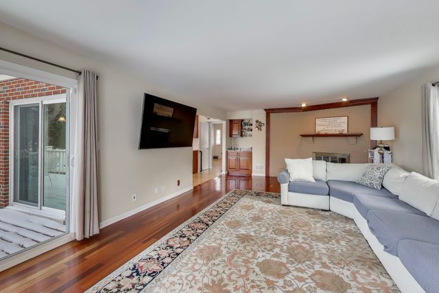 26 Brandywine Road, South Barrington, IL 60010