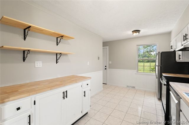 1517 Altawood Drive, Clarksville, IN 47129