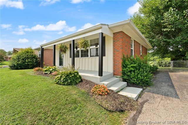 1517 Altawood Drive, Clarksville, IN 47129