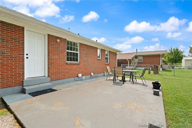 1517 Altawood Drive, Clarksville, IN 47129