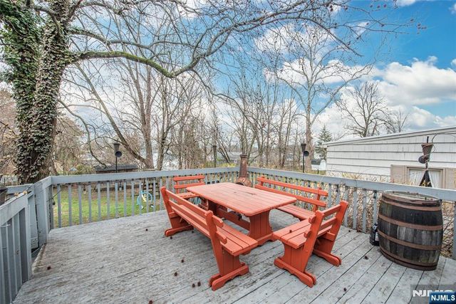 23 Sunnie, West Caldwell, NJ 07006