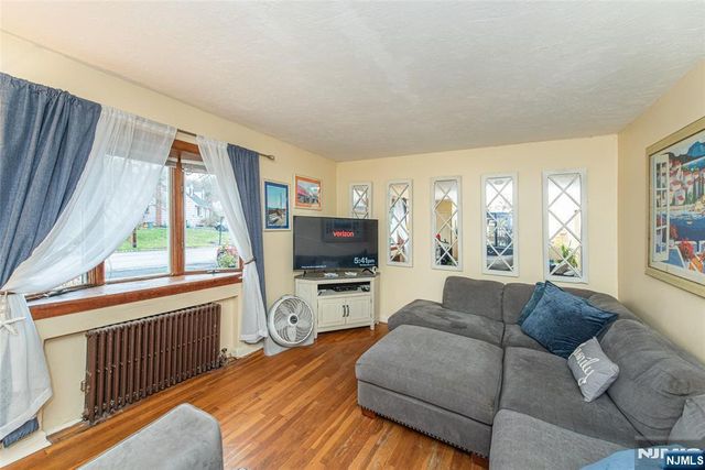 23 Sunnie, West Caldwell, NJ 07006