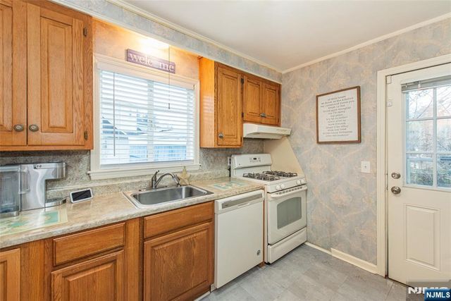 23 Sunnie, West Caldwell, NJ 07006