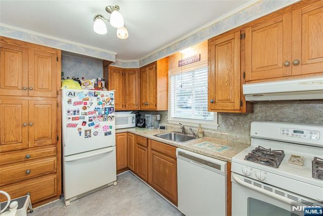 23 Sunnie, West Caldwell, NJ 07006