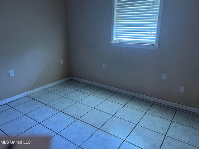 1910 Meadowbrook Street, Pascagoula, MS 39567