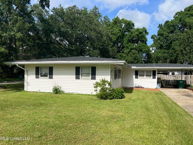 1910 Meadowbrook Street, Pascagoula, MS 39567