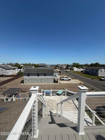 87 Clearwater Drive, Waretown, NJ 08758