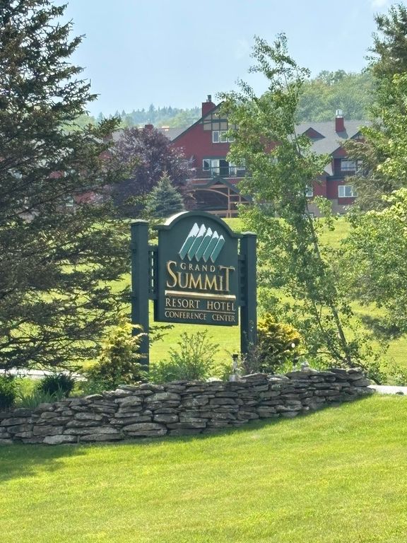 320 322 Qtr1 89 Grand Summit Way 320 322, Dover, VT 05356