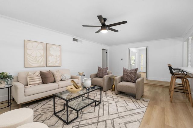 1465 W Magill Avenue, Fresno, CA 93711