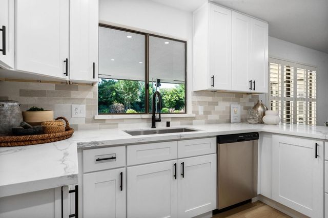 1465 W Magill Avenue, Fresno, CA 93711