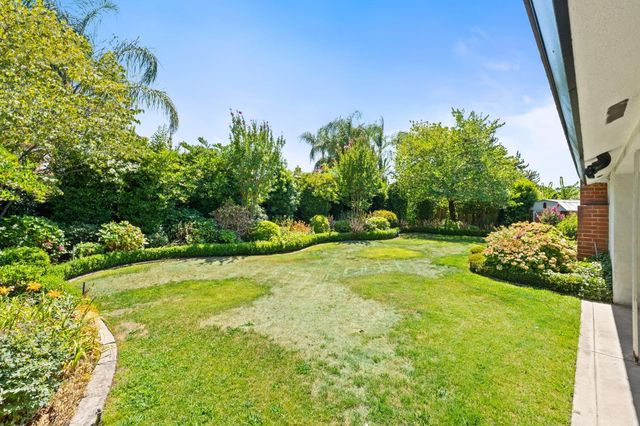 1465 W Magill Avenue, Fresno, CA 93711