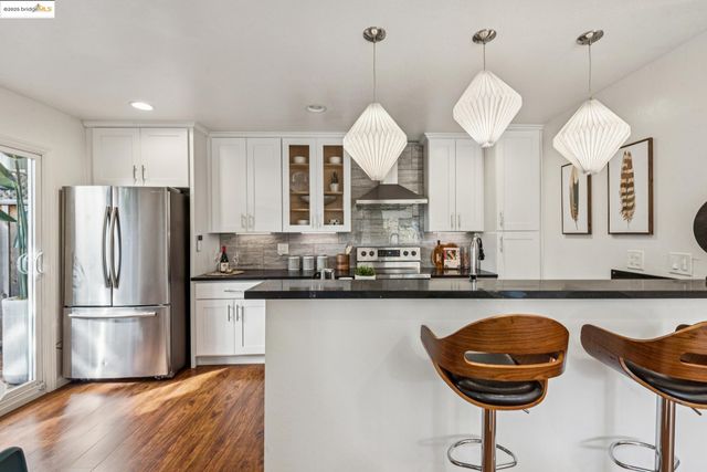 651 Oakland Ave 1E, Oakland, CA 94611