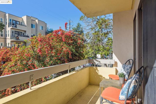 651 Oakland Ave 1E, Oakland, CA 94611