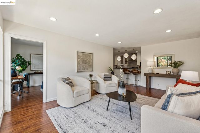 651 Oakland Ave 1E, Oakland, CA 94611