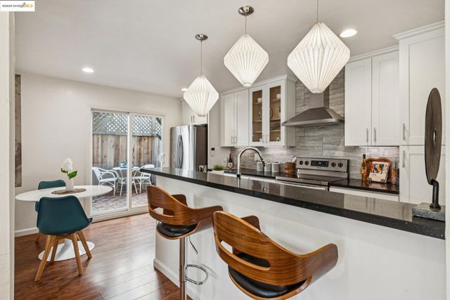 651 Oakland Ave 1E, Oakland, CA 94611