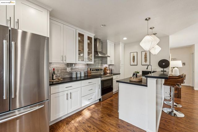 651 Oakland Ave 1E, Oakland, CA 94611