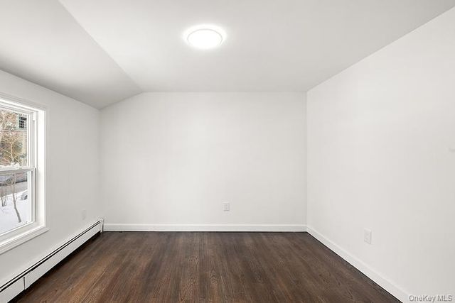 15 Gardiners Road, Sound Beach, NY 11789