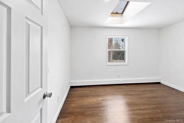 15 Gardiners Road, Sound Beach, NY 11789