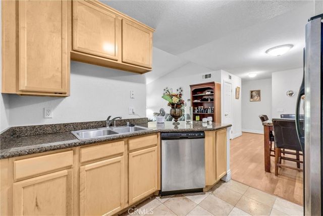 2425 Del Mar, Corona, CA 92882