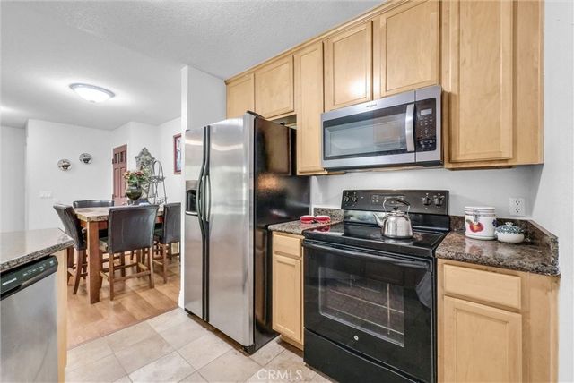 2425 Del Mar, Corona, CA 92882