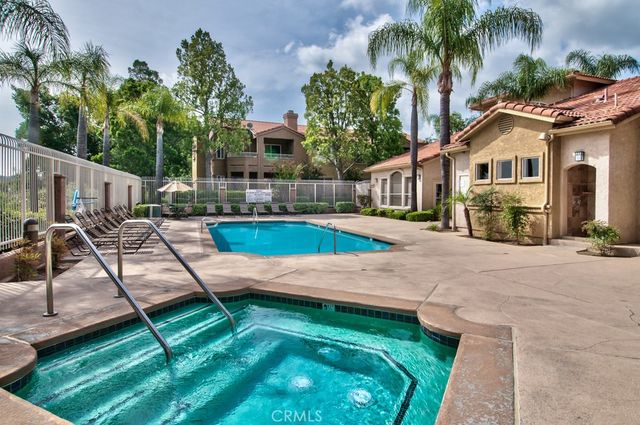 2425 Del Mar, Corona, CA 92882