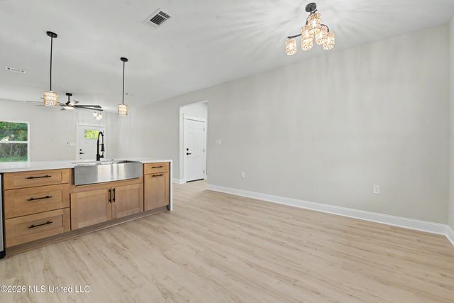 524 Plum Street, Ocean Springs, MS 39564
