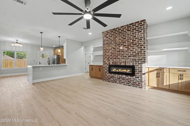 524 Plum Street, Ocean Springs, MS 39564