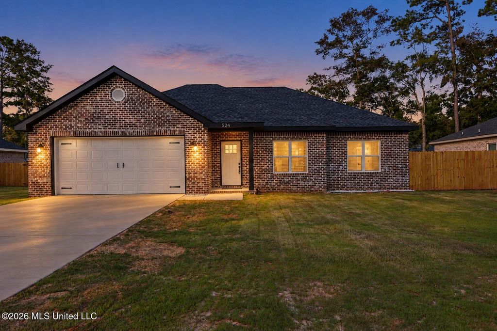 524 Plum Street, Ocean Springs, MS 39564
