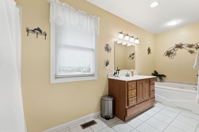 2411 QUAKER RUN RD, Banco, VA 22711
