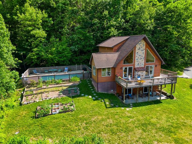 2411 QUAKER RUN RD, Banco, VA 22711
