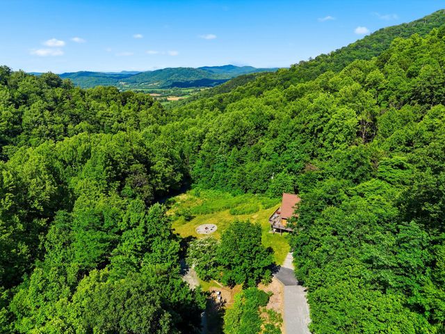 2411 QUAKER RUN RD, Banco, VA 22711