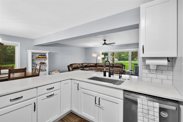 12531 S Sprinkle Road, Vicksburg, MI 49097