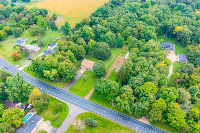 12531 S Sprinkle Road, Vicksburg, MI 49097